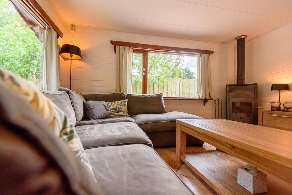 Spacious Wooden Cottage With Infra-Red Sauna At Veluwe Putten Exterior photo